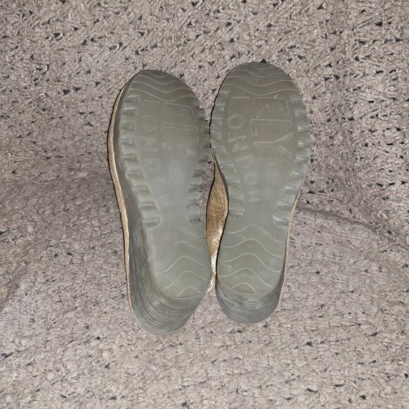 FLY LONDON-Yakin-Glitter Gold Wedge Sandals-Leather-Sz 38/7.5-Excellent - Picture 7 of 7